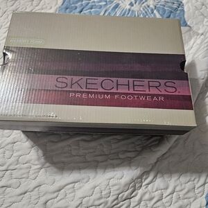 NIB Sketchers Trapezoid sandles
